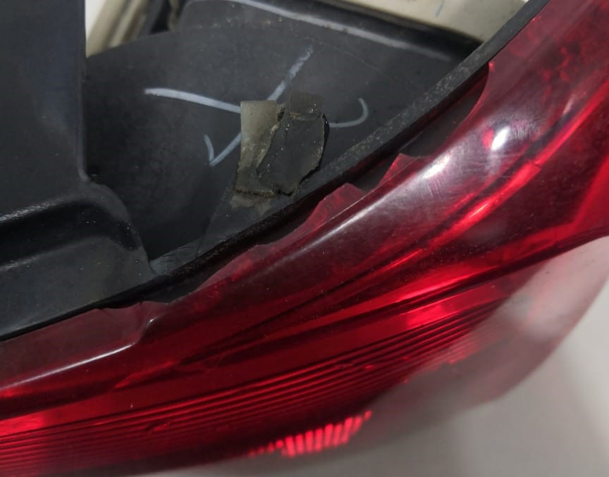 VOLKSWAGEN POLO MK5 TAIL LAMP RH (00194914)