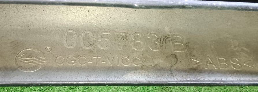 TOYOTA VIGO FRONT GRILLE (005783)