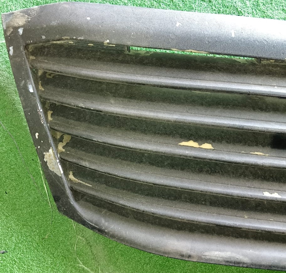 TOYOTA VIGO FRONT GRILLE (005783)