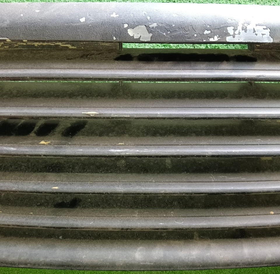 TOYOTA VIGO FRONT GRILLE (005783)