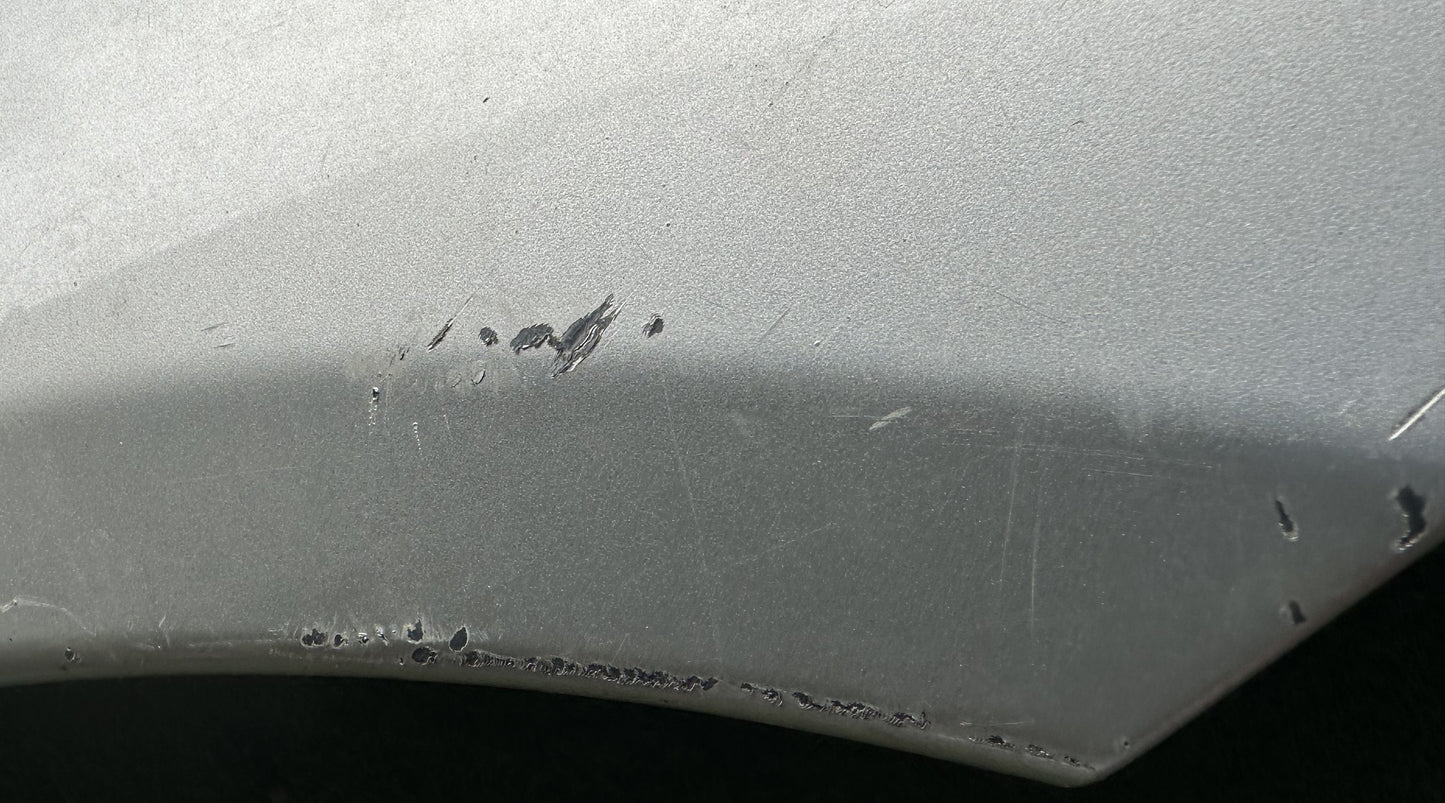TOYOTA VIGO KUN25 FRONT FENDER WITH HOLE SILVER RH (FFWH016)