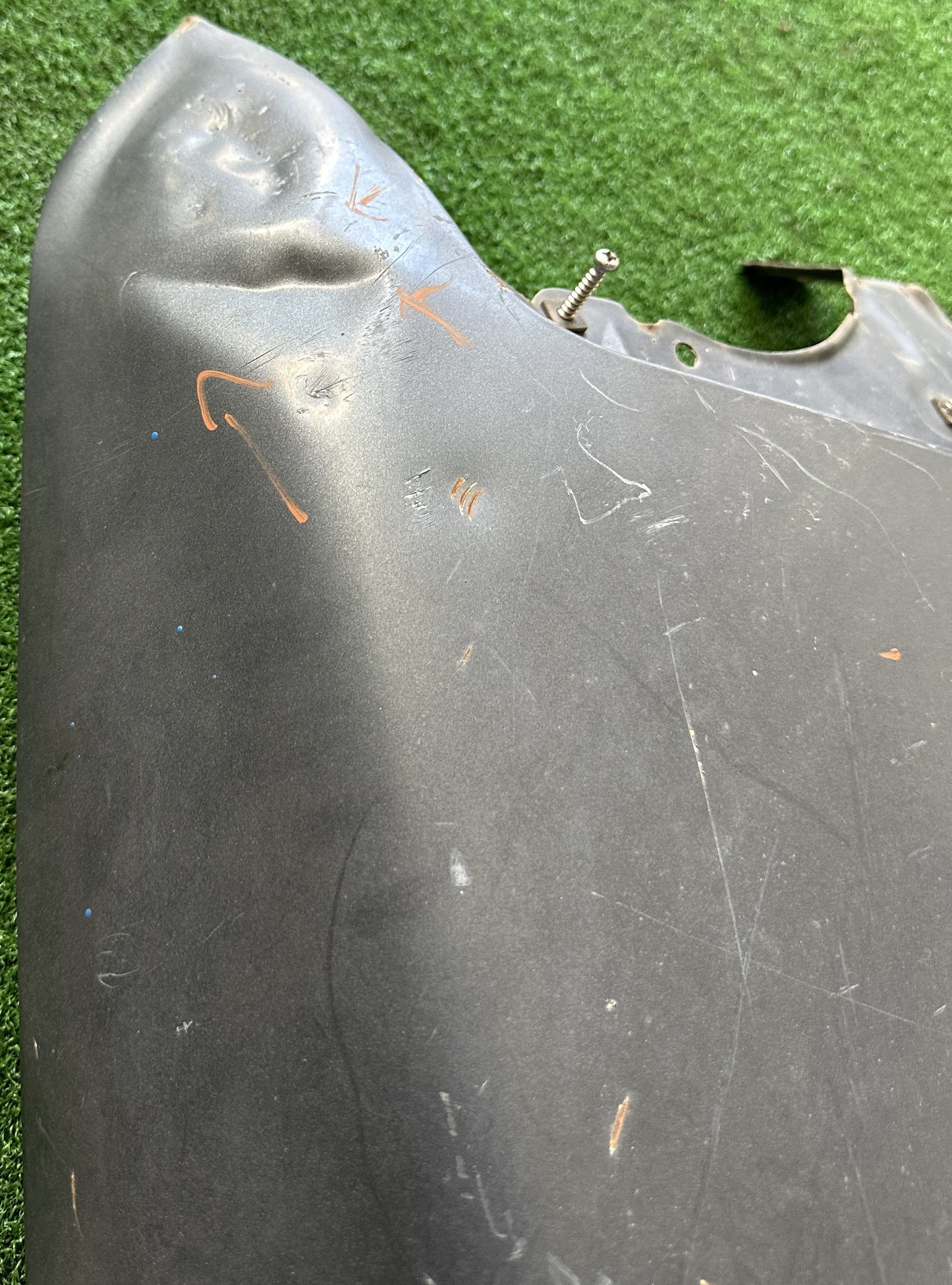 TOYOTA HILUX LN86 FRONT FENDER WITHOUT HOLE BLACK RH (FFWH024)