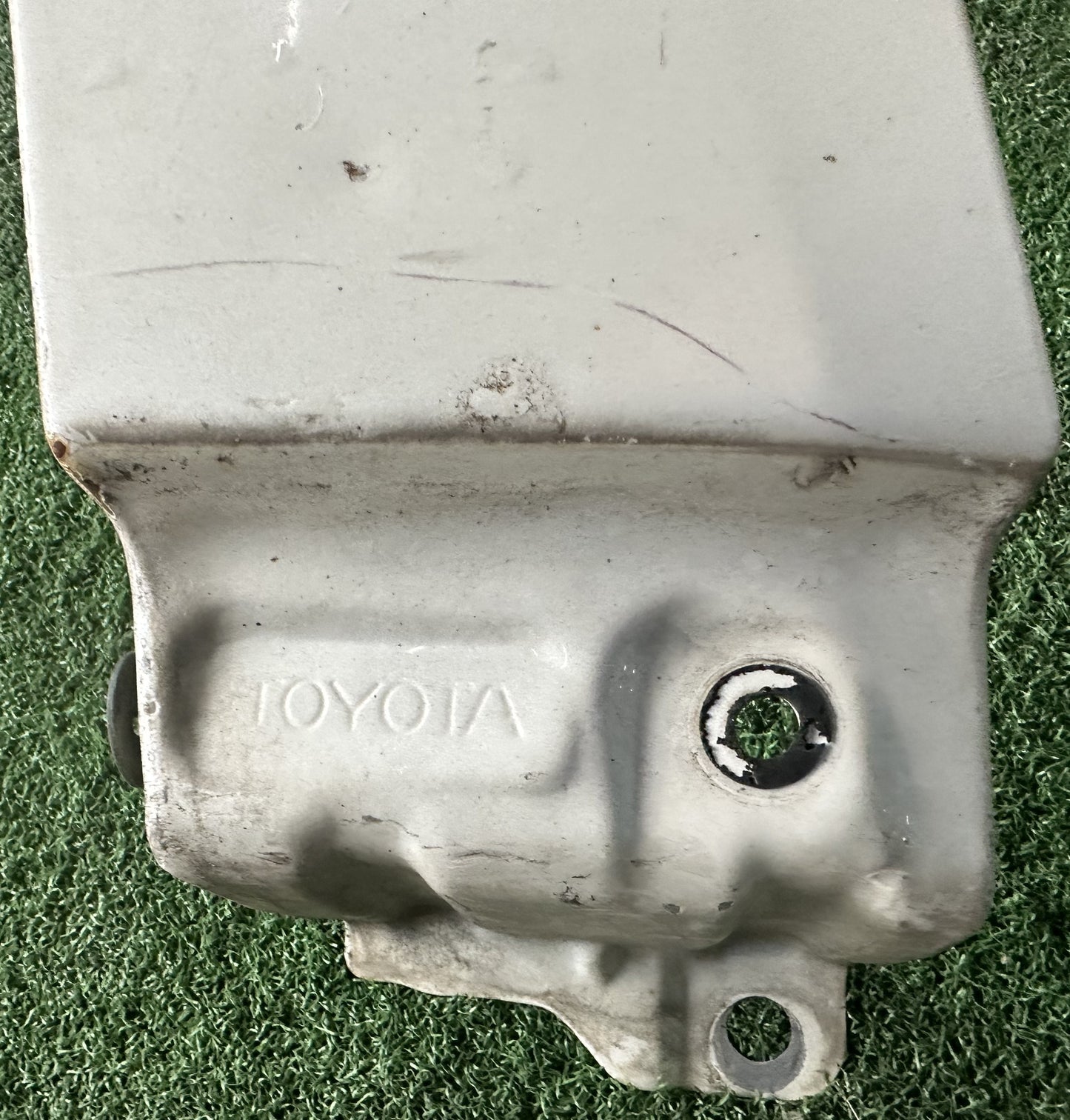 TOYOTA LAND CRUISER L200 FRONT FENDER WITH HOLE WHITE LH (FFWH027)