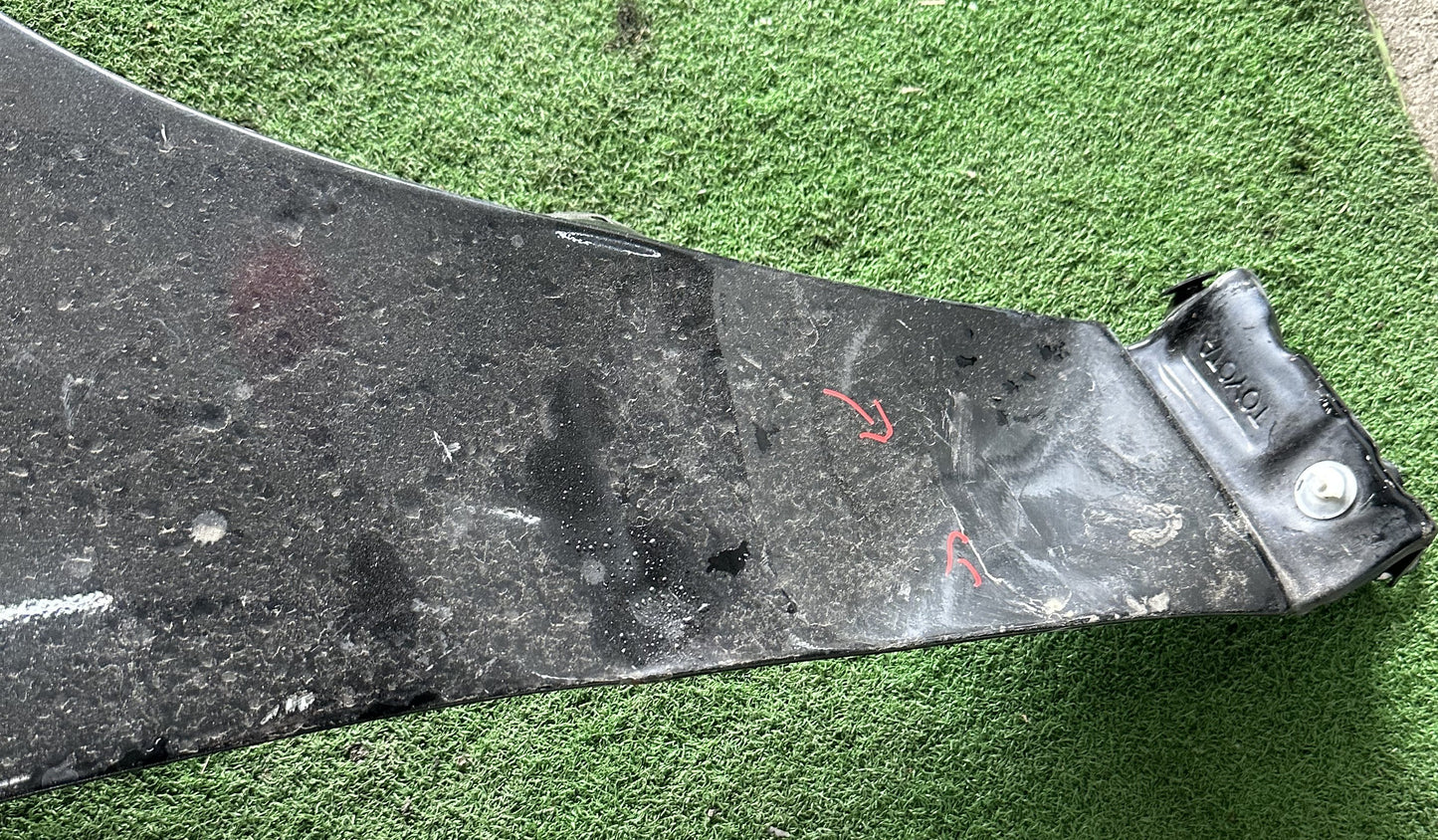 TOYOTA LAND CRUISER L200 FRONT FENDER WITH HOLE BLACK RH (FFWH030)