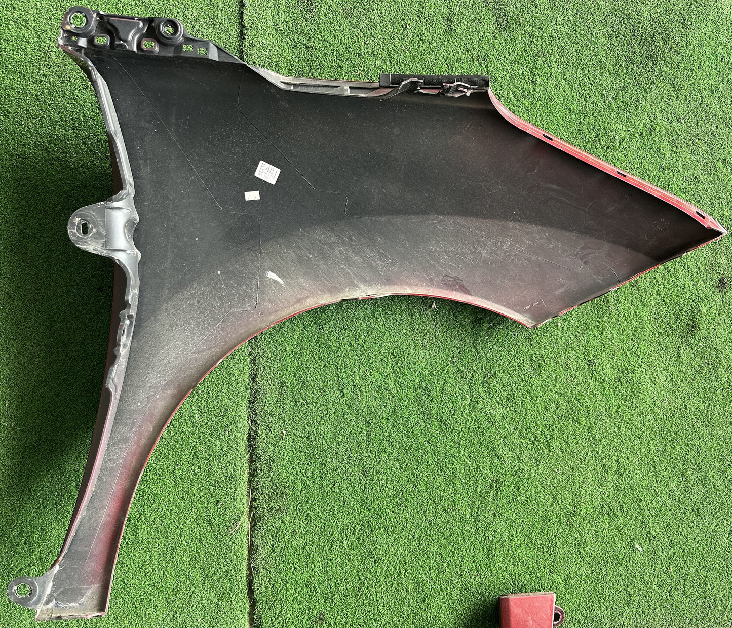 PEUGEOT 3008 T8 FRONT FENDER WITHOUT HOLE RED LH (FFWH045)