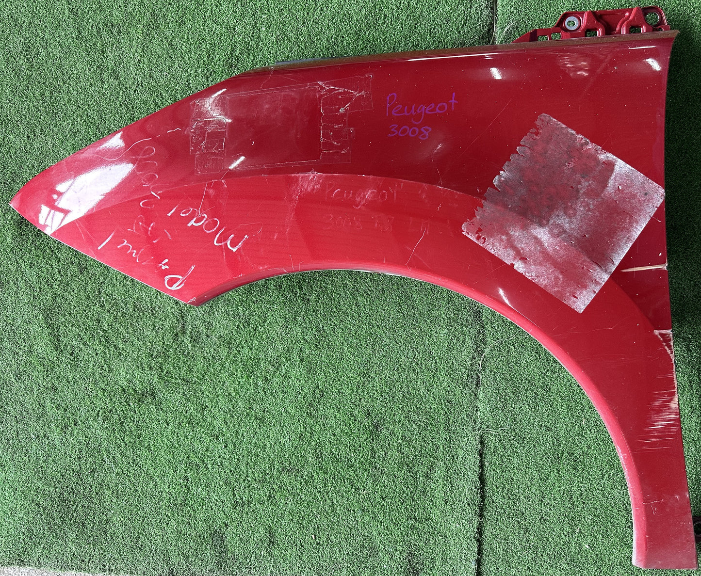 PEUGEOT 3008 T8 FRONT FENDER WITHOUT HOLE RED LH (FFWH045)