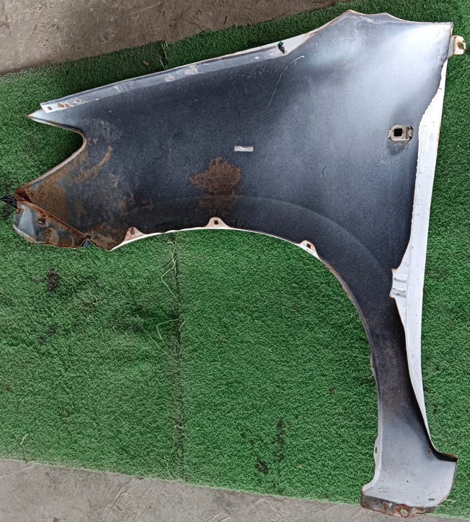 TOYOTA VIGO KUN25 FRONT FENDER WHITE RH (FFWH068)