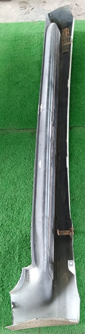 TOYOTA PRADO 120 SIDE SKIRT WHITE RH (08474-60150)