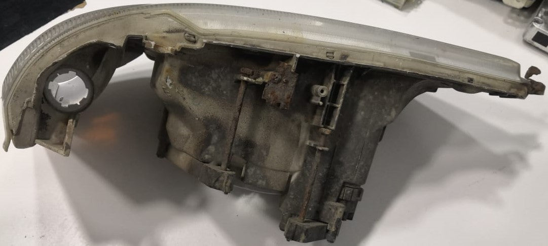 ISUZU HINO HEAD LAMP RH (100-78547)