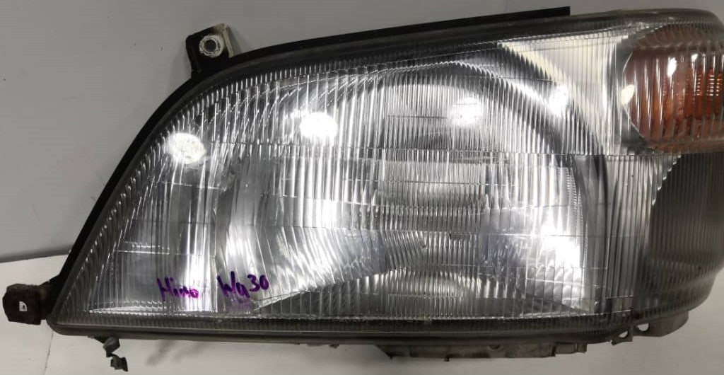 ISUZU HINO HEAD LAMP LH (100-78547-1)
