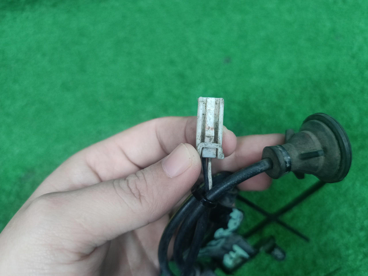 TOYOTA VIOS NCP93 ABS SENSOR RH (82819-33220-2)