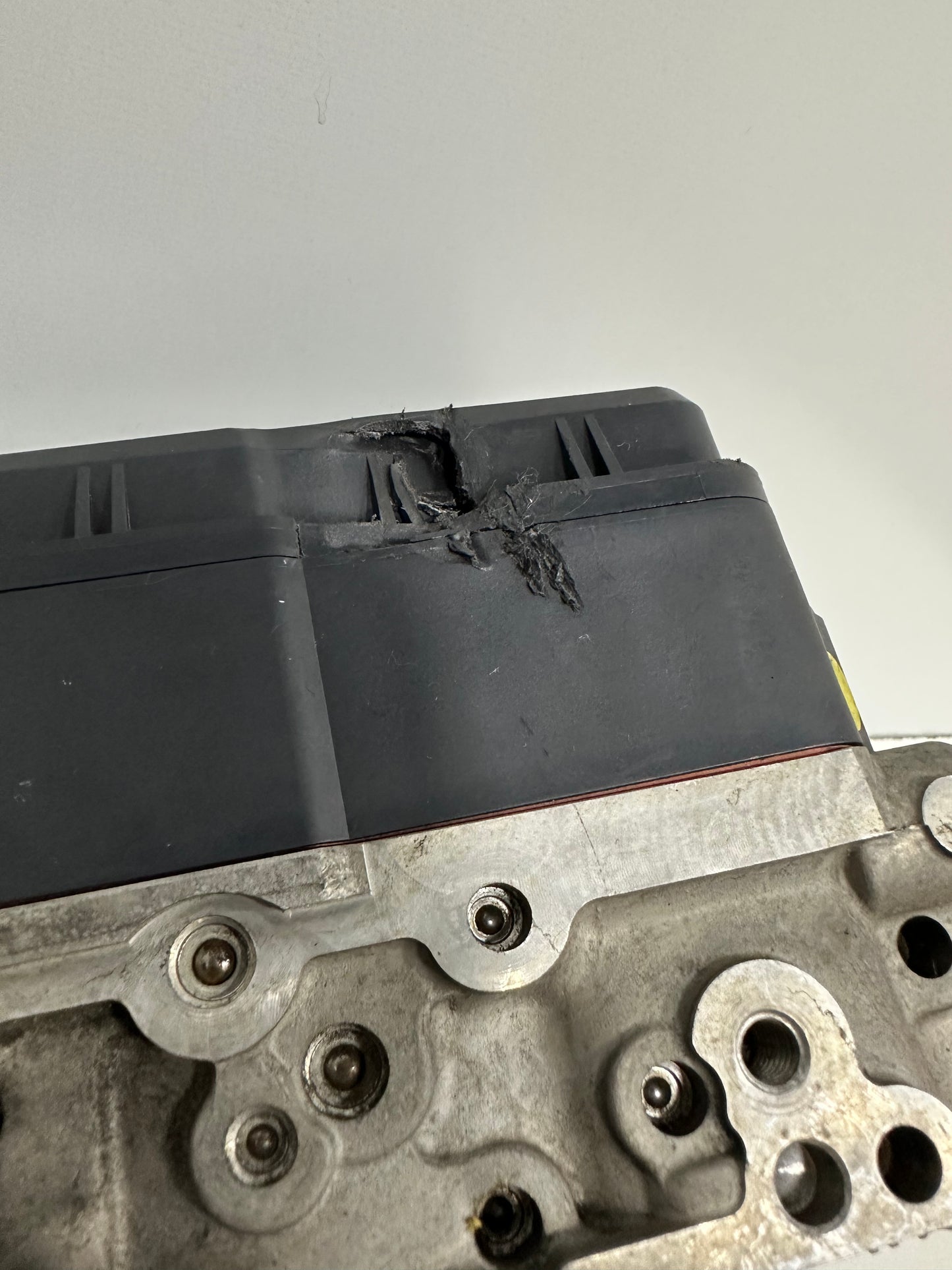 DMAX VCROSS MK2 ABS PUMP (133000-2970)