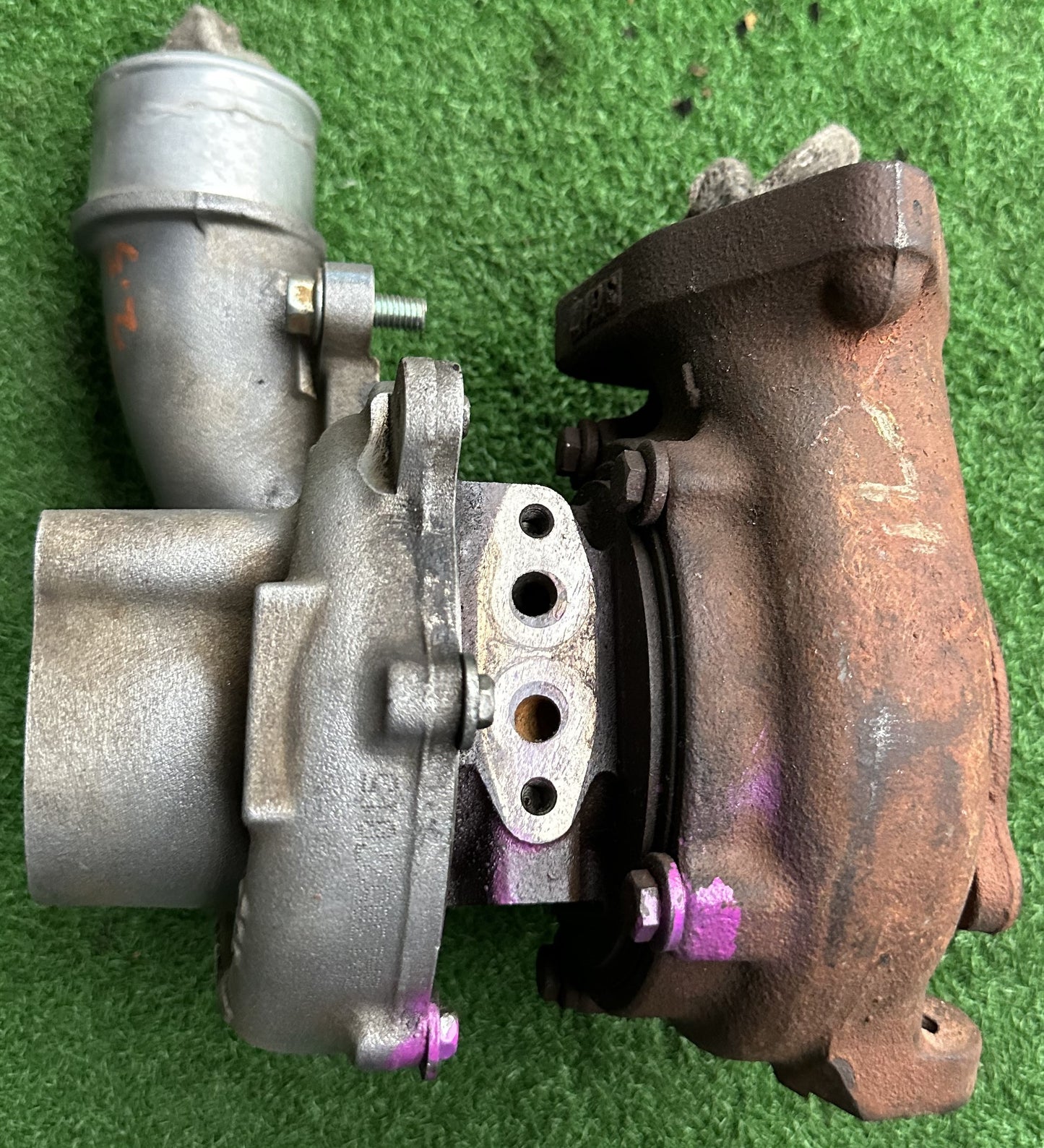 TOYOTA HILUX VIGO KUN25 VNT 2.5 TURBO (17201-0L070)