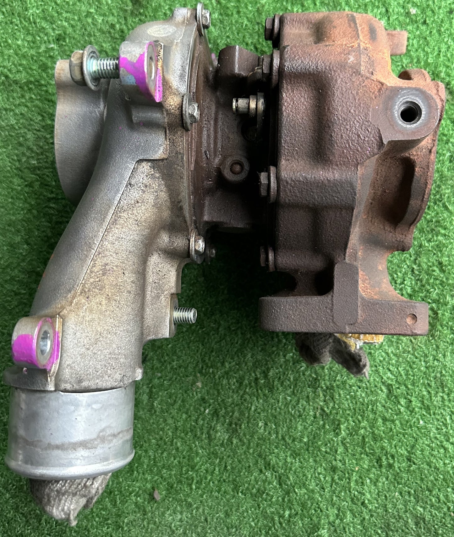 TOYOTA HILUX VIGO KUN25 VNT 2.5 TURBO (17201-0L070)