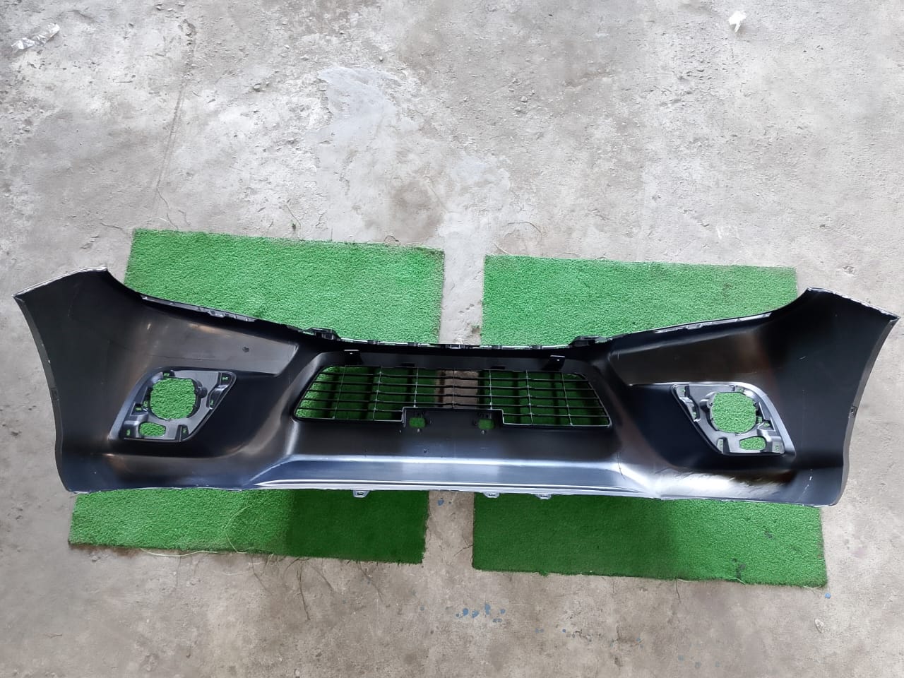 TOYOTA HILUX REVO (GUN125) 2018 4DOOR FRONT BUMPER WITH HOLE AFTERMARKET TYN07M-1011A-NNNA