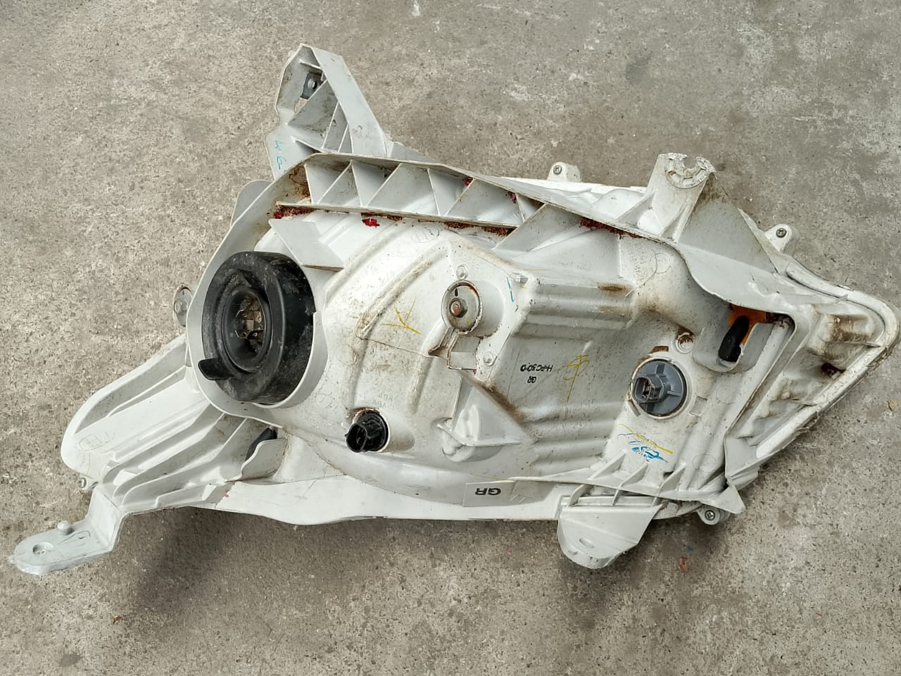 ISUZU DMAX VCROSS HEAD LAMP RH HL080