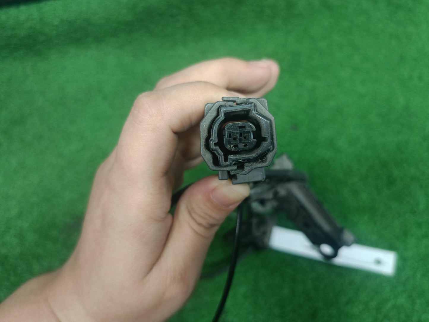 TOYOTA VIOS NCP93 ABS SENSOR RH (82819-33220-2)