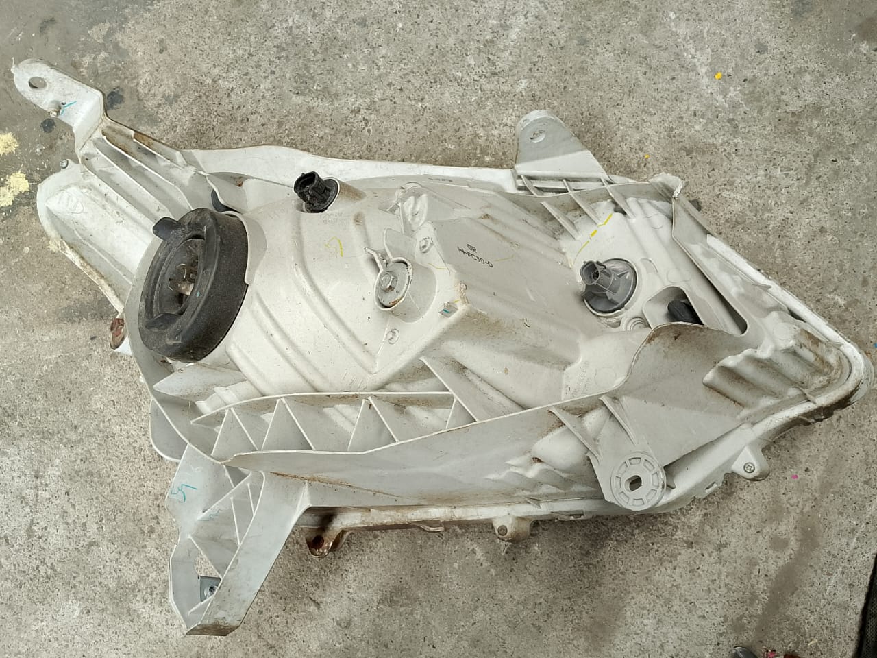 ISUZU DMAX VCROSS HEAD LAMP LH HL081