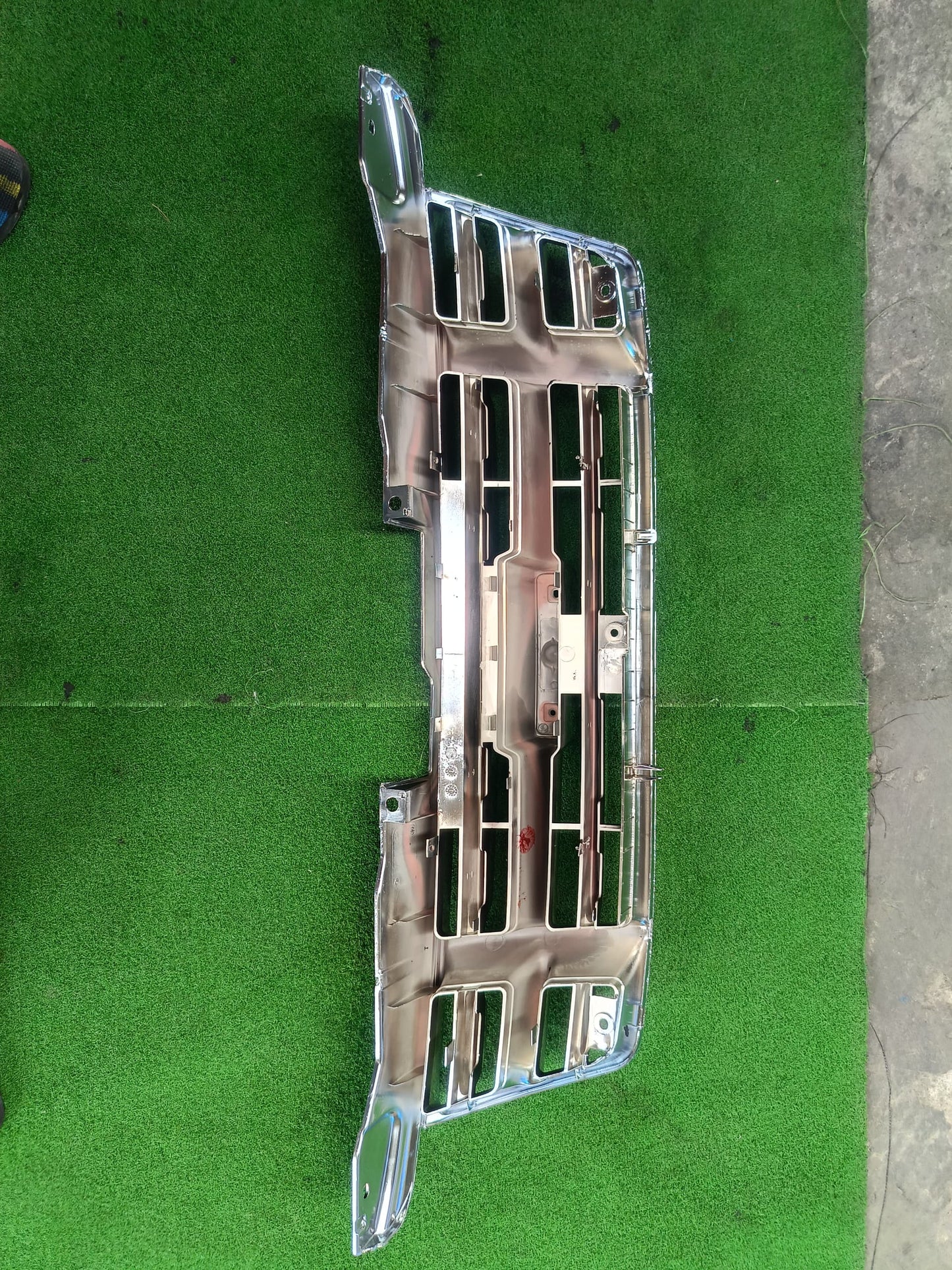 ISUZU DMAX ITEQ 2007 4DOOR GRILLE (CHROME/BLACK) (ISK05C-121AA-NNTA)