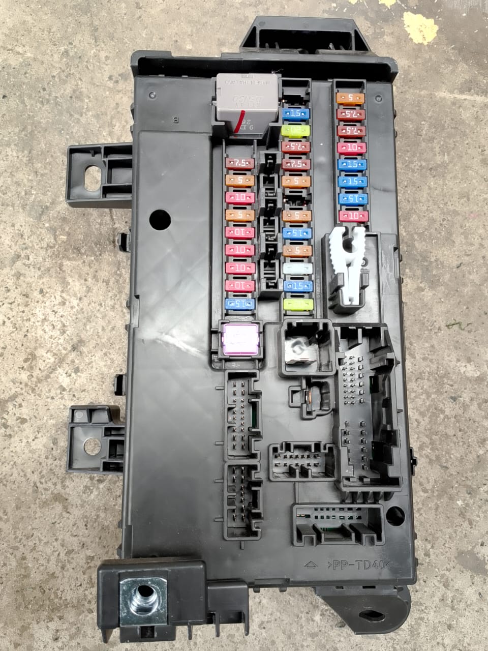 PERODUA ARUZ FUSE BOX WITH FUSE 116RAI-000372 82600-BZ130 S-A