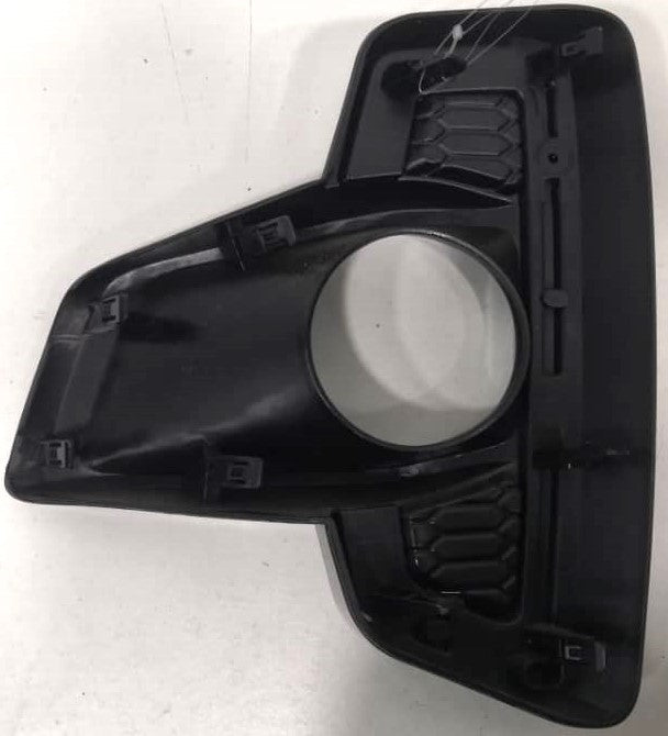 TOYOTA HILUX REVO GUN125 FOG LAMP COVER GOT HOLE RH (52030-YP030)
