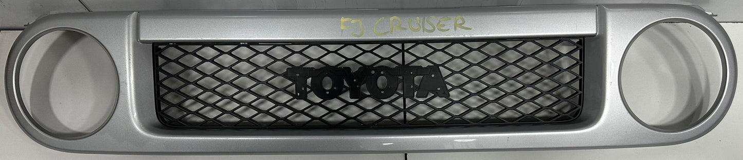 FJ GRILLE (53100-35A30)