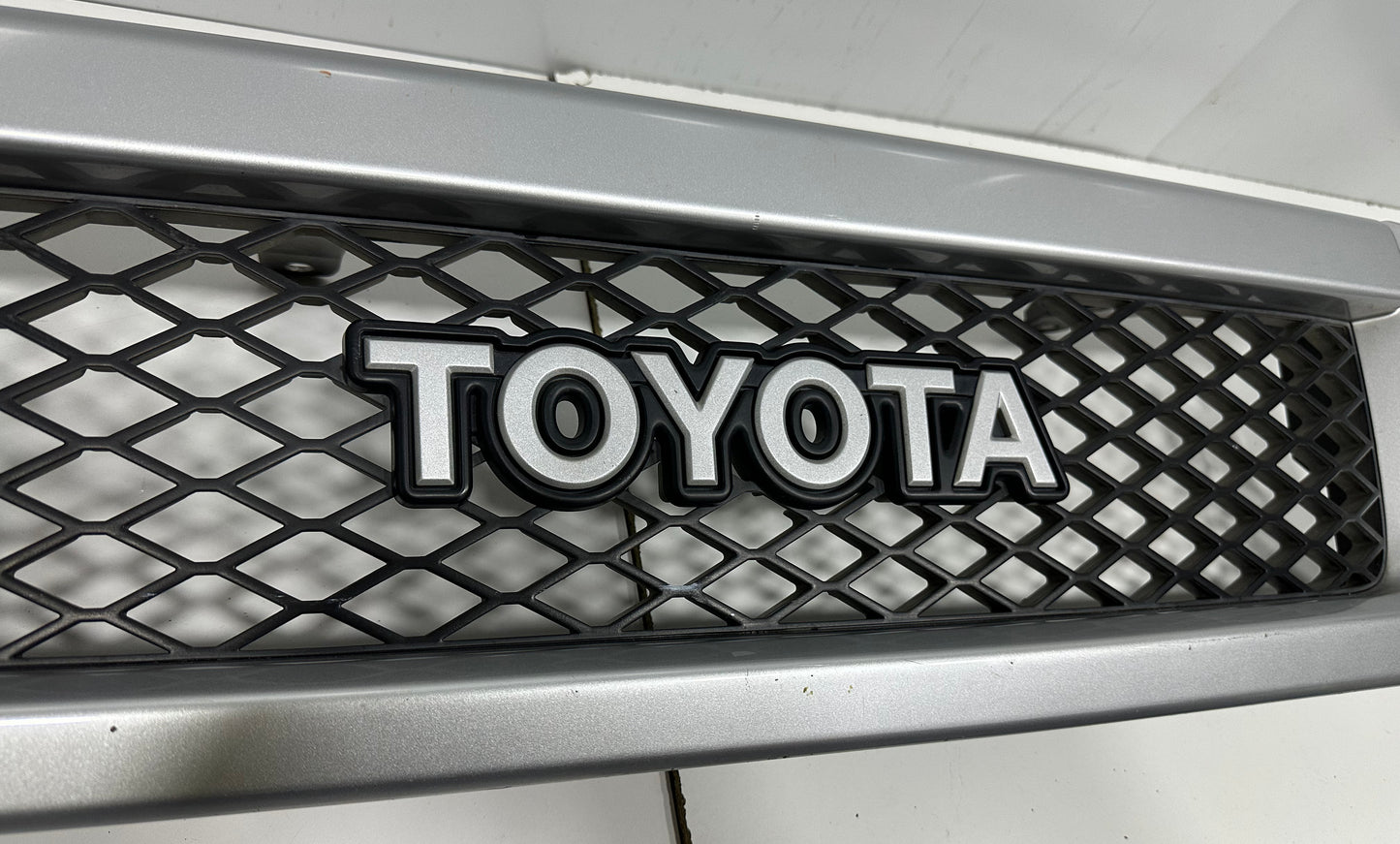 FJ GRILLE (B) (53100-35A30-1)