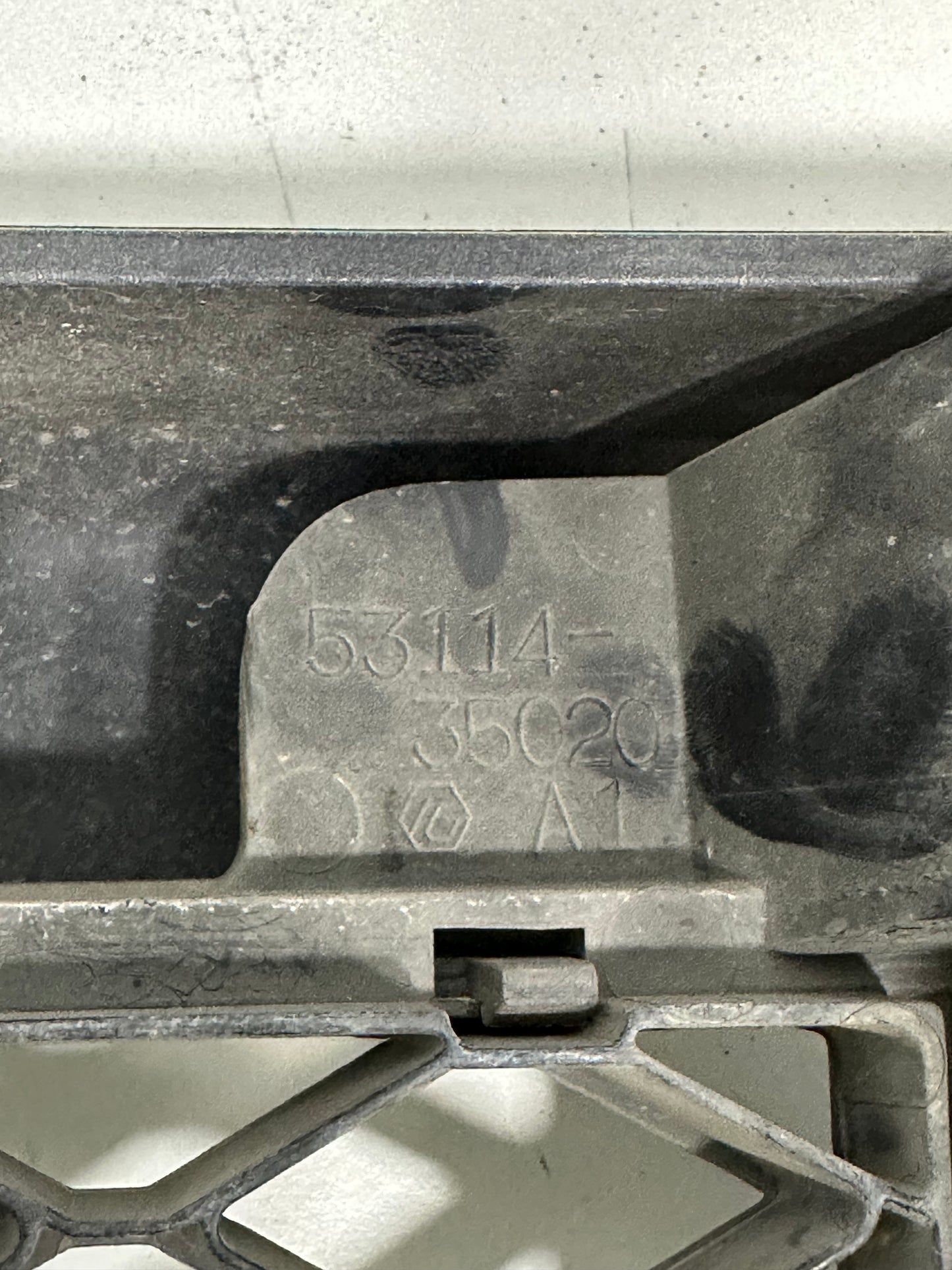 FJ GRILLE (B) (53100-35A30-1)
