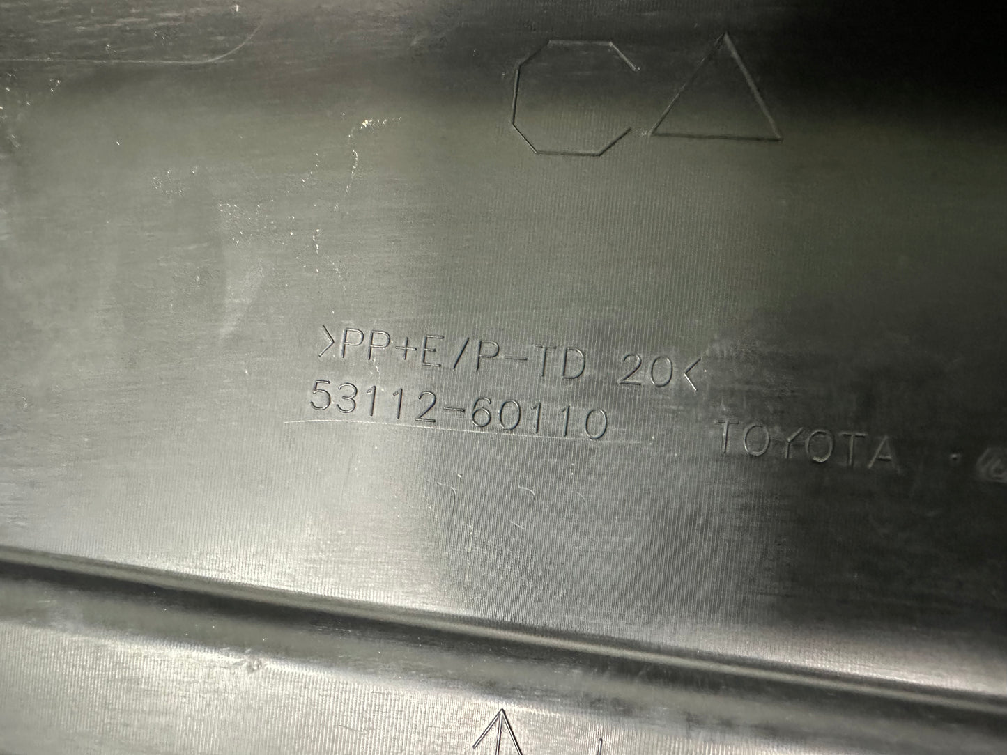 TOYOTA LAND CRUISER HDJ200 FRONT BUMBER LOWER GRILLE (53112-60110)