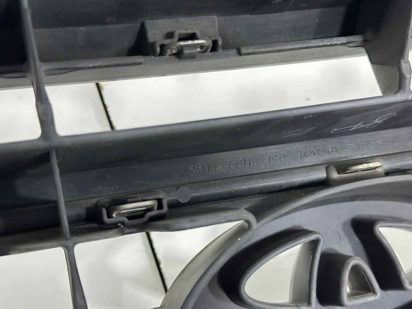 TOYOTA LAND CRUISER 200 CHROME GRILLE (53114-60110)