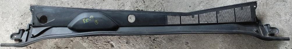 TOYOTA REVO WIPER GRILLE LH/RH SET (55781-0K200-2)