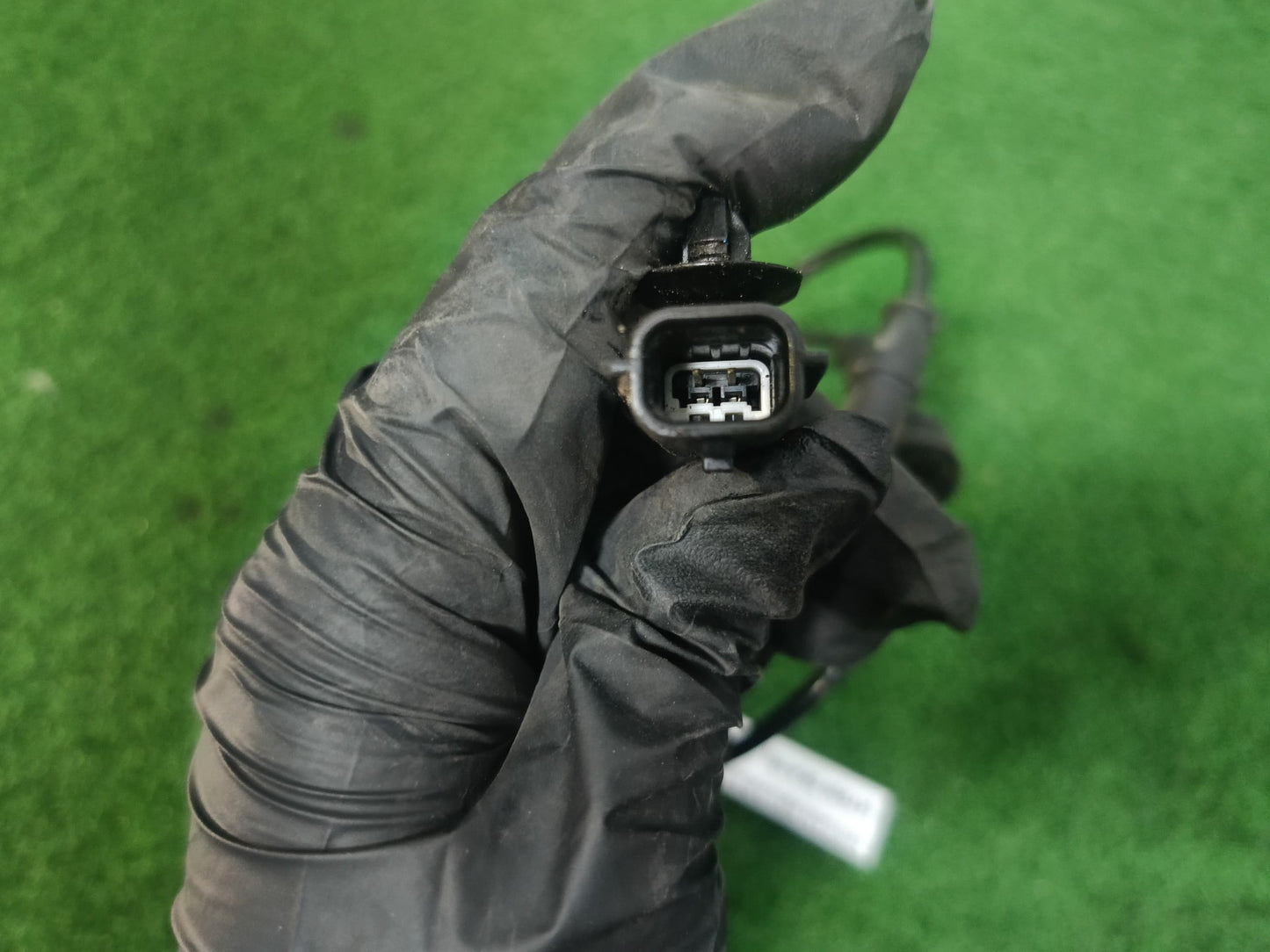 NISSAN NAVARA NP300 ABS SENSOR RH (47900 5KA1B)