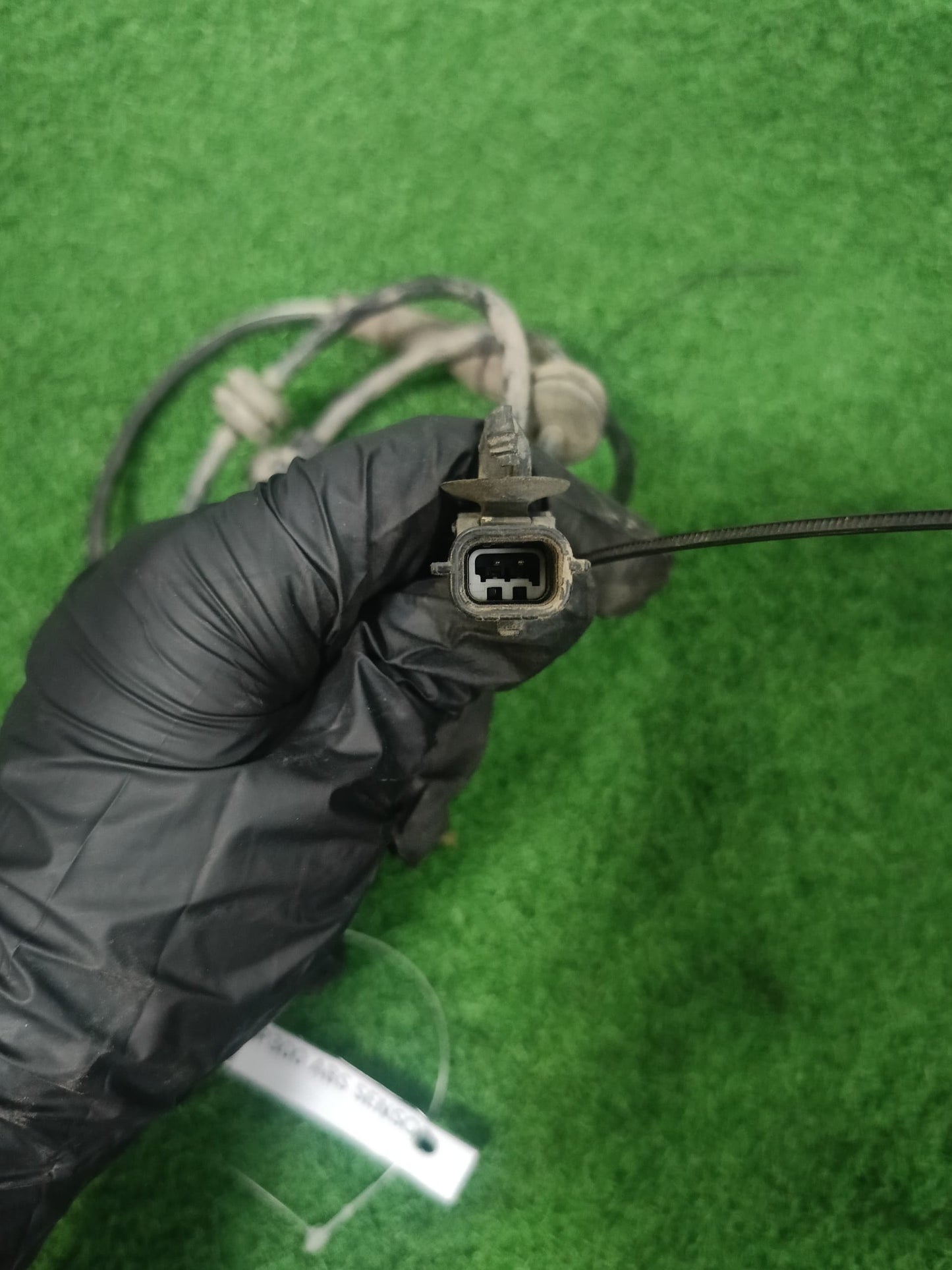 NISSAN NAVARA NP300 ABS SENSOR RH (47900 4JP0A)