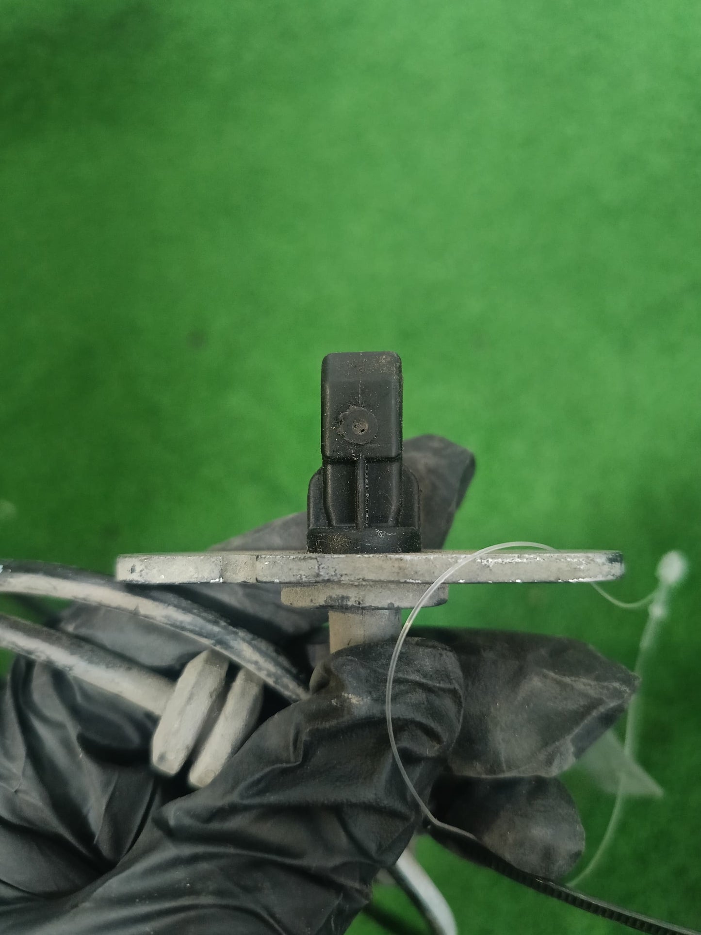 NISSAN NAVARA NP300 ABS SENSOR RH (47900 4JP0A)