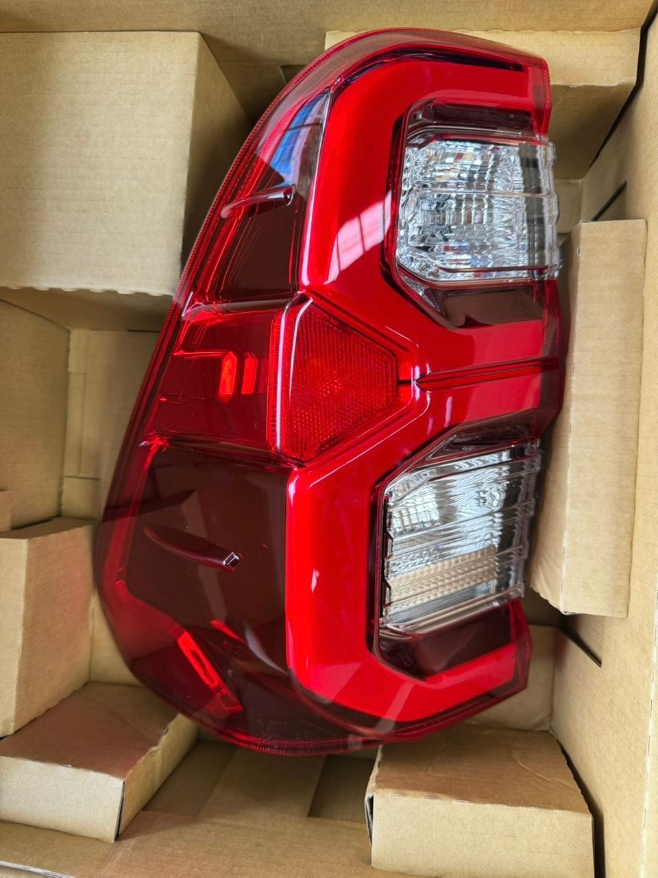 TOYOTA HILUX ROGUE 2020 TAIL LAMP WITH LED LH (TW) NEW TYN07Q-4036N-LNND