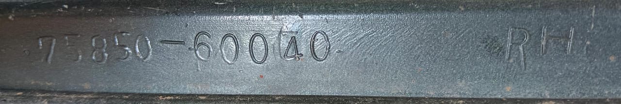 TOYOTA LAND CRUISER L200 SIDE SKIRT BLACK RH (75850-60040)