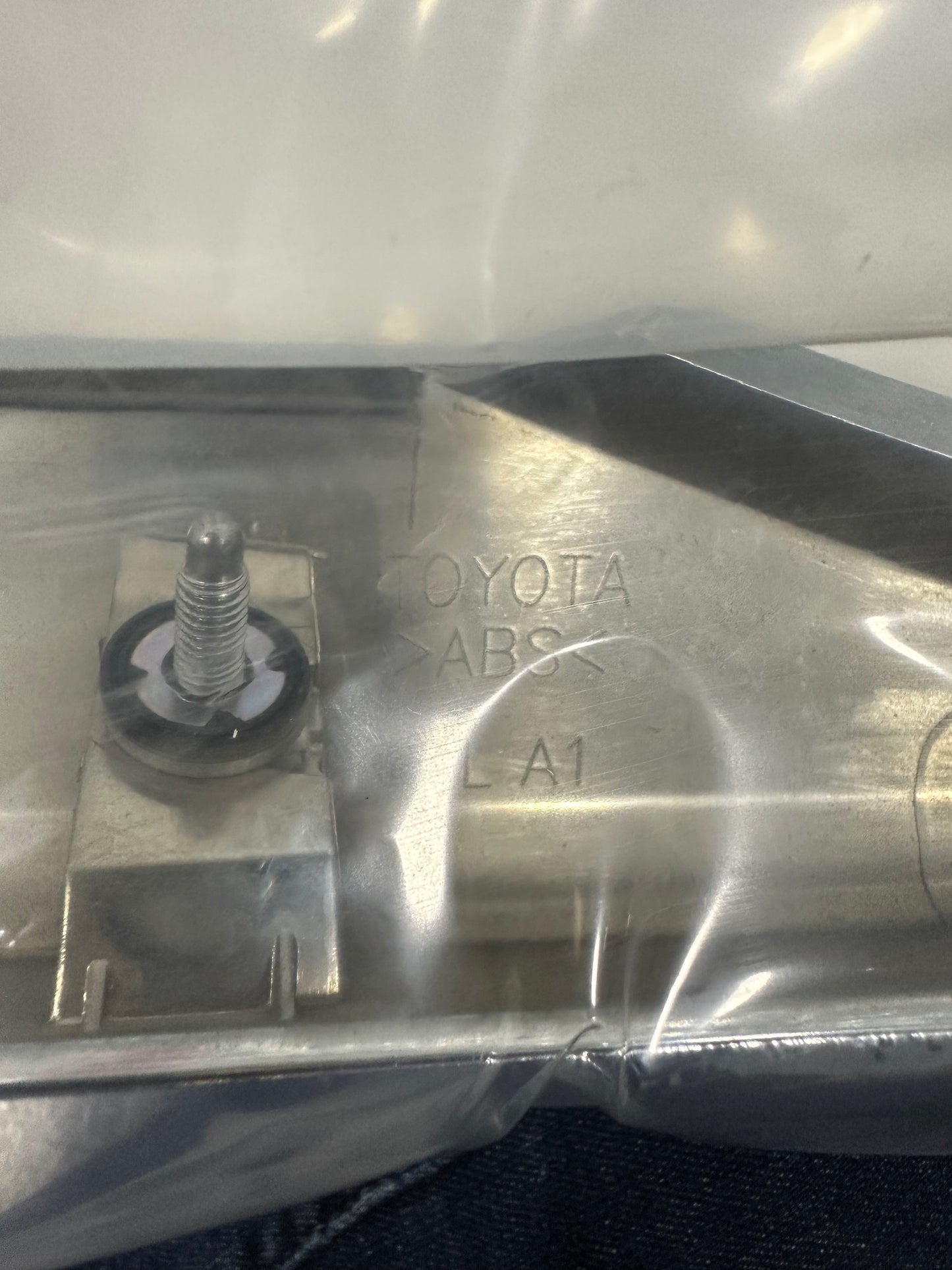 VIOS NCP150 TAIL GATE CHROME MOLDING (76801-0D290)