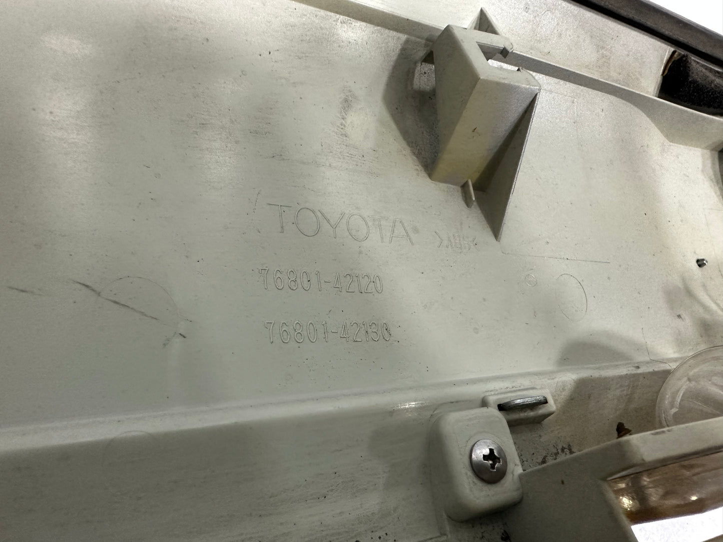 TOYOTA VANGUARD ACA33 2007 TAIL GATE MOLDING (76801-42120)