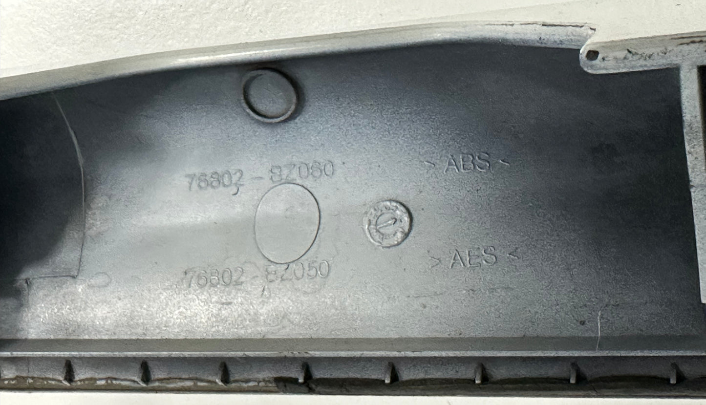 VIVA TAIL GATE MOLDING WHITE (76802-BZ060)