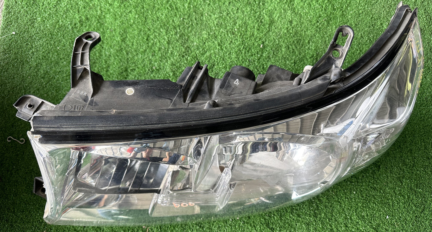 TOYOTA LAND CRUISER L200 HEAD LAMP LH (81070-60C92)