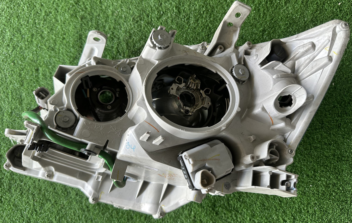 TOYOTA CAMRY ACV40 HEAD LAMP RH (81110-02V70)