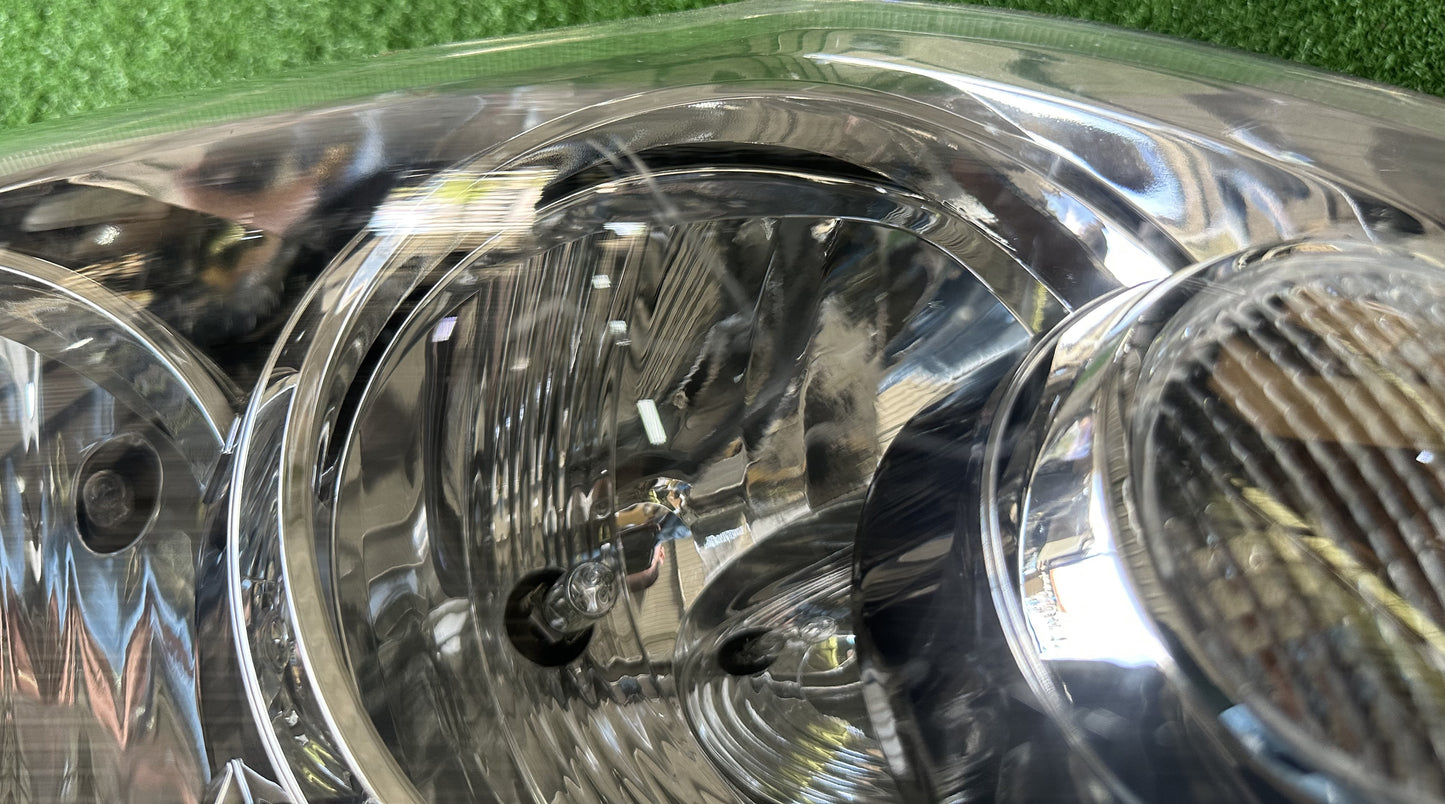 TOYOTA FORTUNER SUV KUN50 HEAD LAMP RH (81110-0K120)