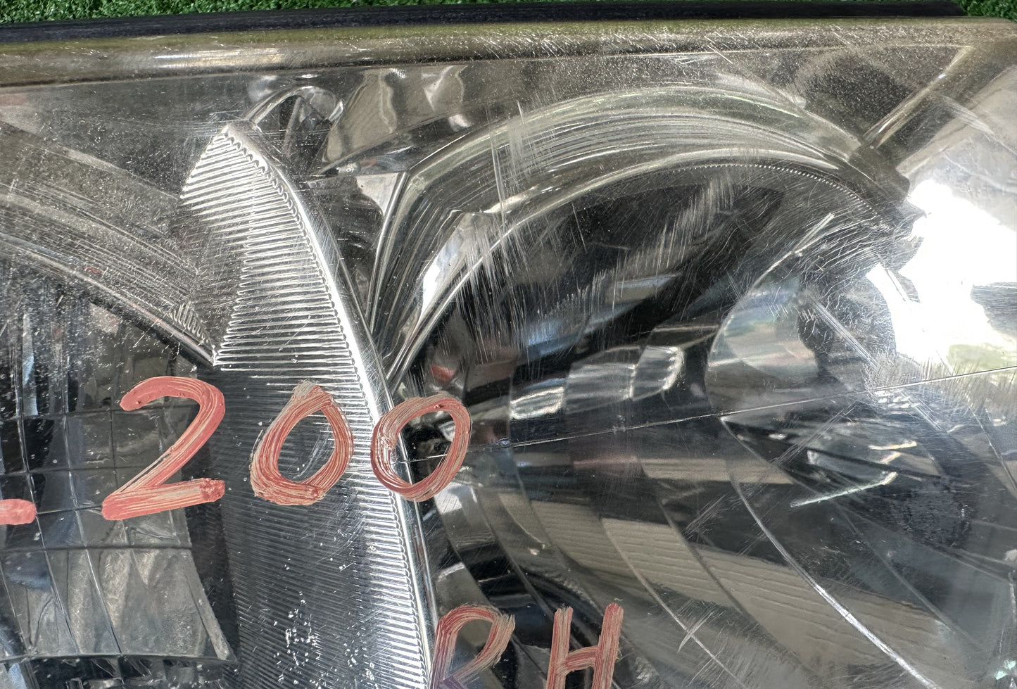 TOYOTA LAND CRUISER L200 HEAD LAMP RH (81130-60D12)
