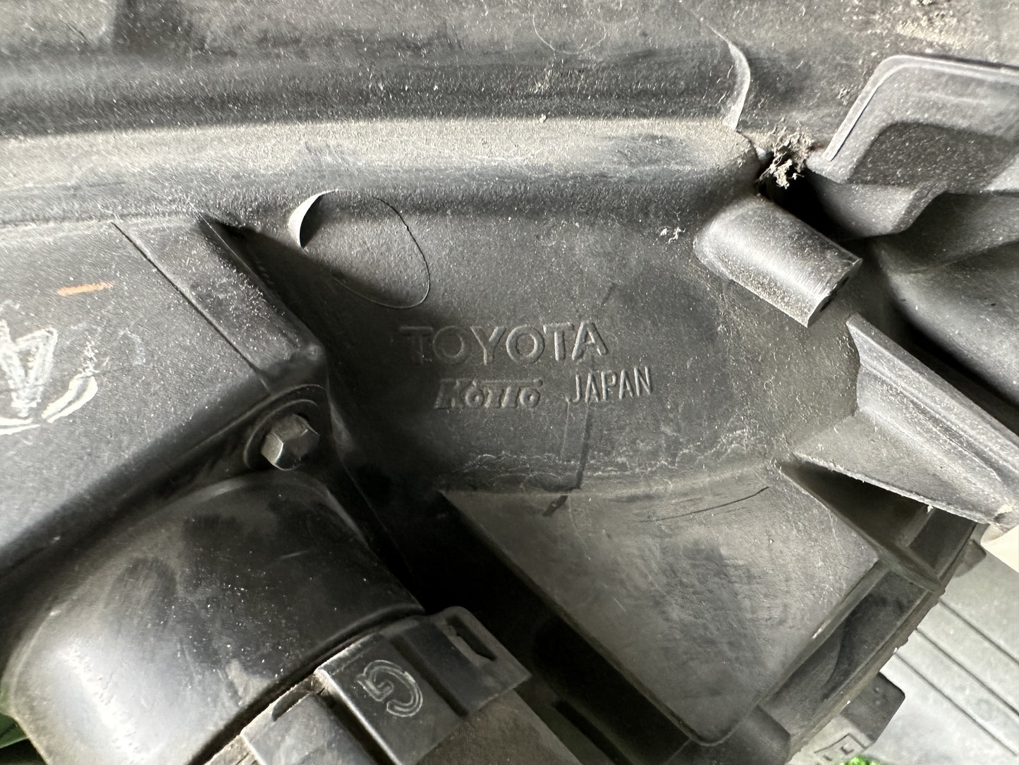TOYOTA LAND CRUISER L200 HEAD LAMP RH (81130-60D12)