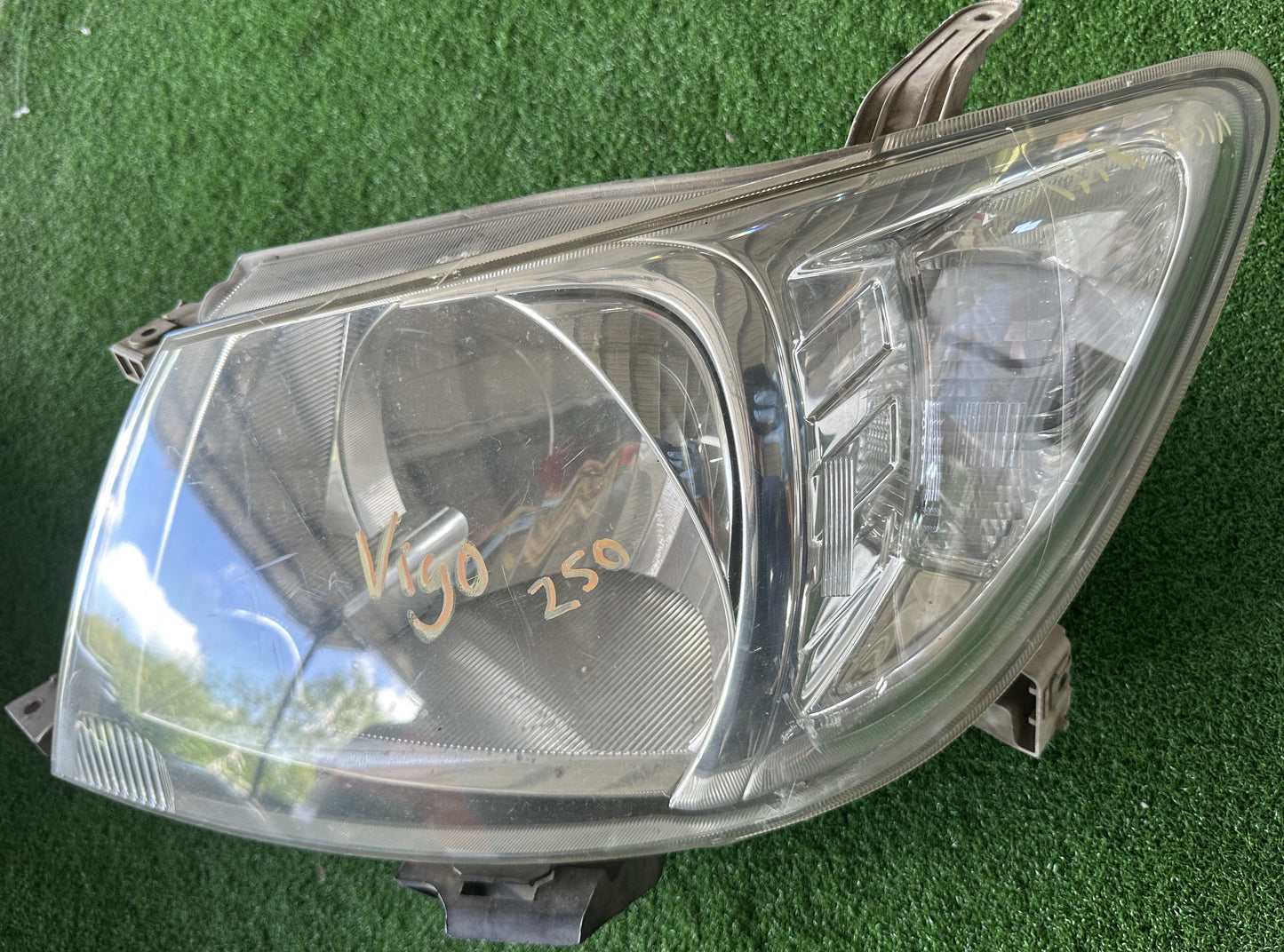 TOYOTA VIGO KUN25 HEAD LAMP LH (81170-0K190)