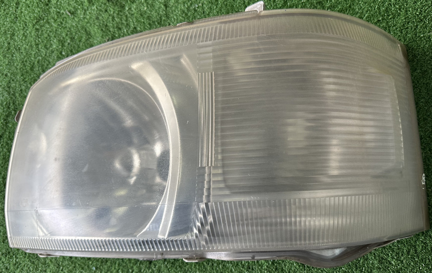 TOYOTA HIACE HEAD LAMP LH (81170-26410)