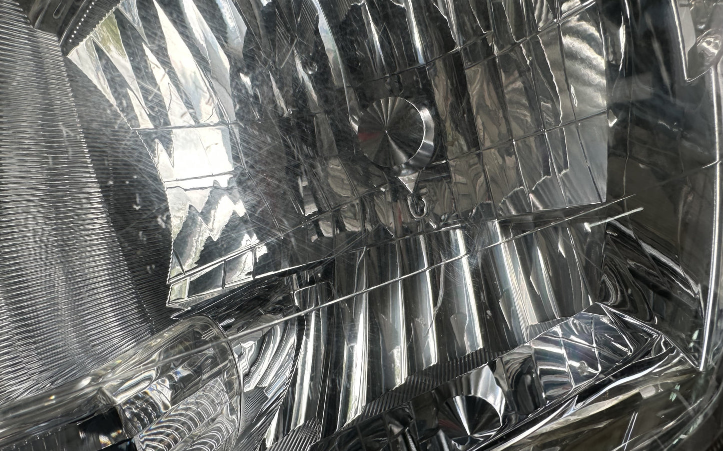 TOYOTA LAND CRUISER L200 HEAD LAMP LH (81170-60C80)