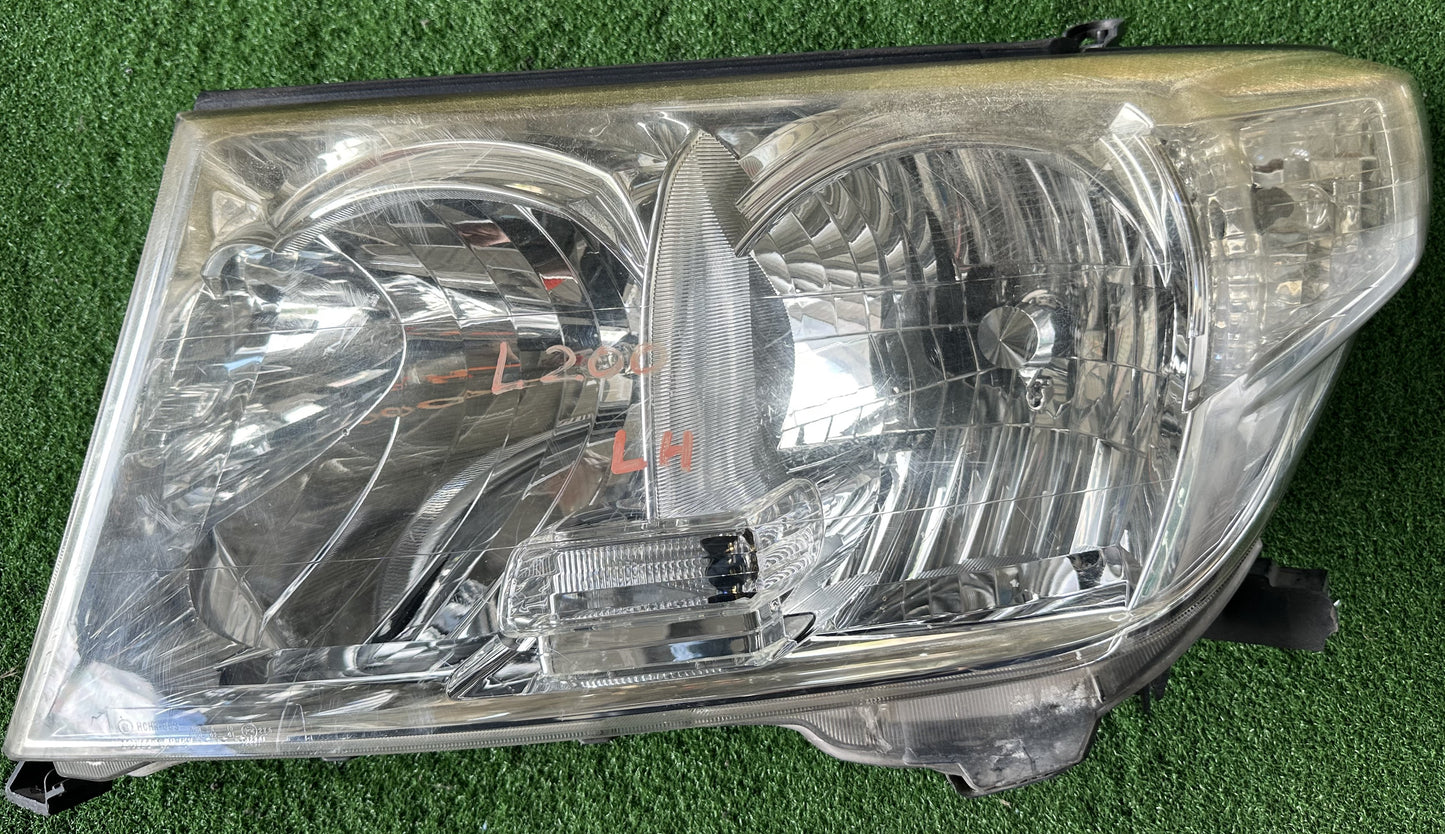 TOYOTA LAND CRUISER L200 HEAD LAMP LH (81170-60C80)