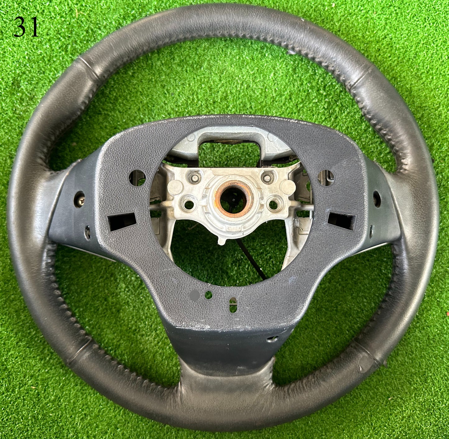 TOYOTA AVANZA F650 STEERING WHEEL (SW00031)