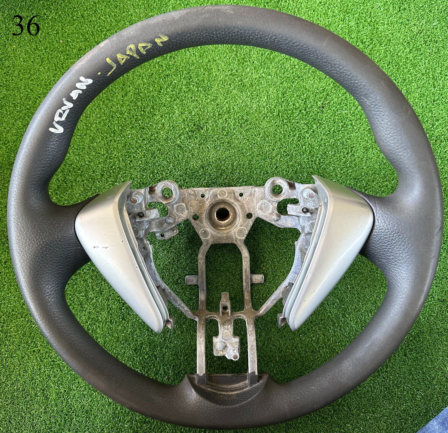NISSAN URVAN E25 STEERING WHEEL SW00036